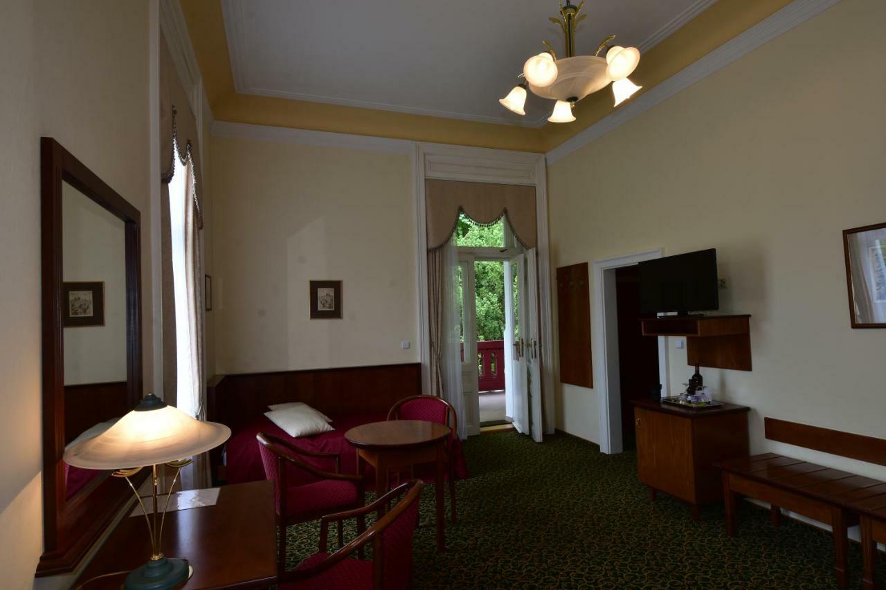 Sant Georg Garni Hotel Mariánské Lázně Exterior foto